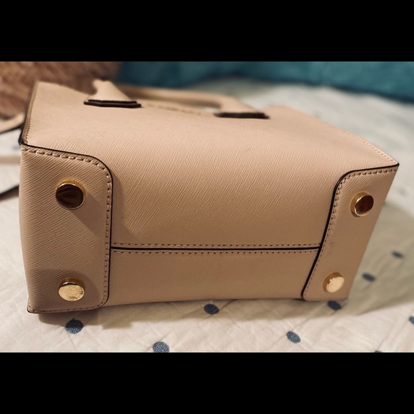 MICHAEL KORS Women's Mercer Messenger Crossbody - Picture 15 of 16